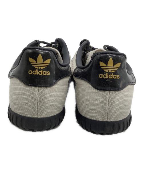 adidas（アディダス）adidas (アディダス) Blondey McCoy (ブロンディ・マッコイ) スニーカーAB Gazelle Indoor Noble Green ベージュ×ブラック サイズ:27の古着・服飾アイテム