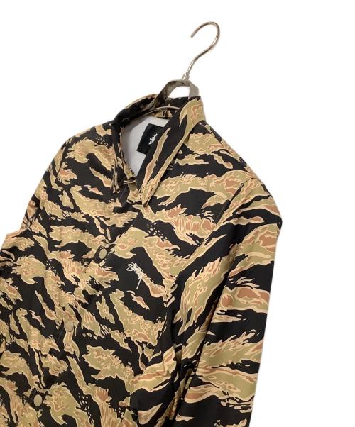 stussy（ステューシー）stussy (ステューシー) コーチジャケット　タイガーカモ ベージュ×ブラック サイズ:Mの古着・服飾アイテム