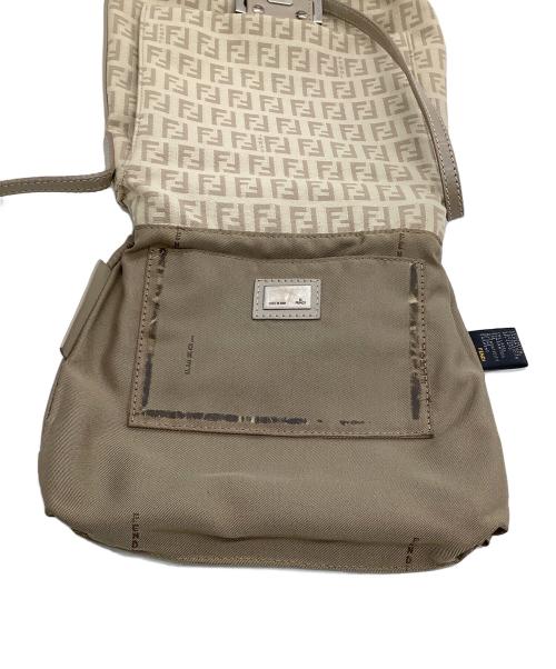 FENDI（フェンディ）FENDI (フェンディ) ショルダーバッグ ズッキーノ マンマバケット ベージュの古着・服飾アイテム