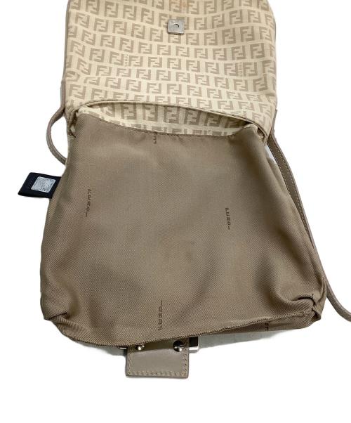 FENDI（フェンディ）FENDI (フェンディ) ショルダーバッグ ズッキーノ マンマバケット ベージュの古着・服飾アイテム