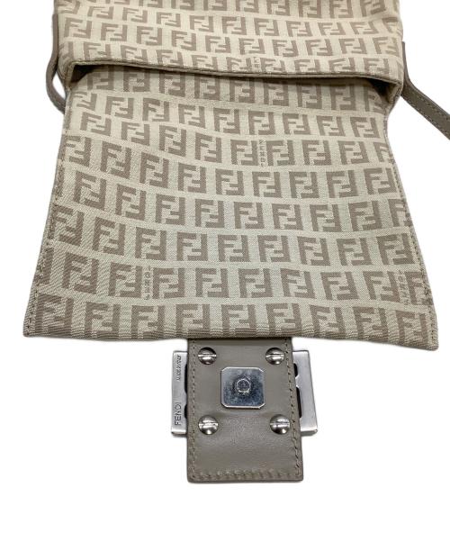 FENDI（フェンディ）FENDI (フェンディ) ショルダーバッグ ズッキーノ マンマバケット ベージュの古着・服飾アイテム