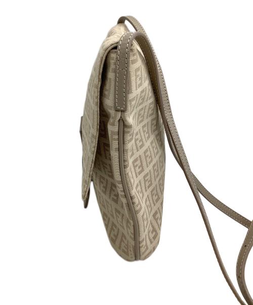 FENDI（フェンディ）FENDI (フェンディ) ショルダーバッグ ズッキーノ マンマバケット ベージュの古着・服飾アイテム