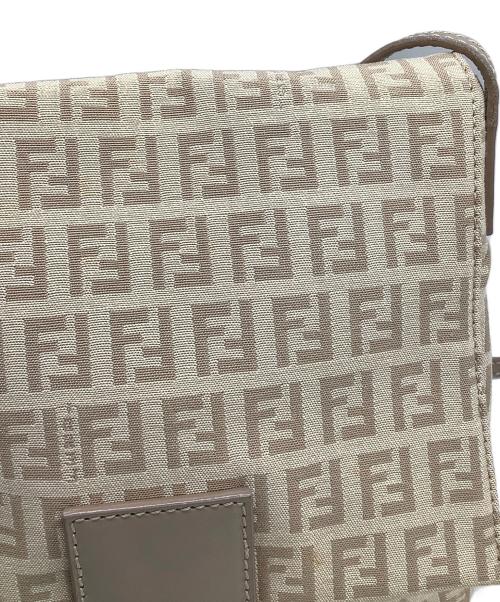 FENDI（フェンディ）FENDI (フェンディ) ショルダーバッグ ズッキーノ マンマバケット ベージュの古着・服飾アイテム
