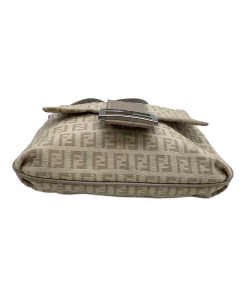 FENDI（フェンディ）FENDI (フェンディ) ショルダーバッグ ズッキーノ マンマバケット ベージュの古着・服飾アイテム