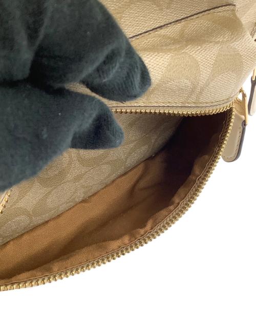 COACH（コーチ）COACH (コーチ) リュック　シグネチャー ベージュの古着・服飾アイテム