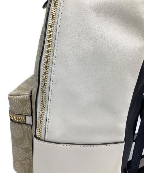 COACH（コーチ）COACH (コーチ) リュック　シグネチャー ベージュの古着・服飾アイテム