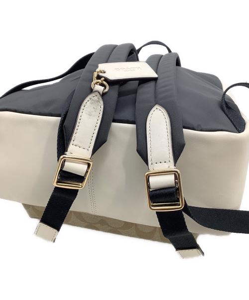 COACH（コーチ）COACH (コーチ) リュック　シグネチャー ベージュの古着・服飾アイテム