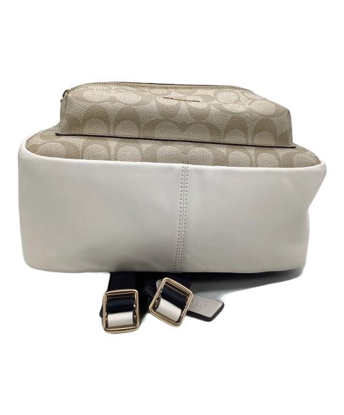 COACH（コーチ）COACH (コーチ) リュック　シグネチャー ベージュの古着・服飾アイテム