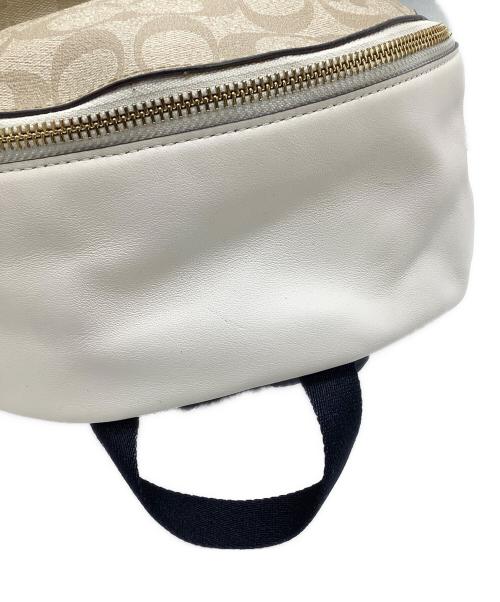 COACH（コーチ）COACH (コーチ) リュック　シグネチャー ベージュの古着・服飾アイテム