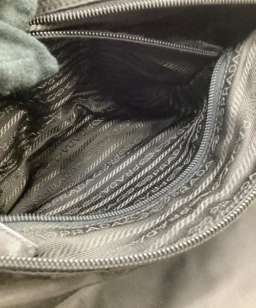 PRADA（プラダ）PRADA (プラダ) ナイロンショルダーバッグ ブラックの古着・服飾アイテム