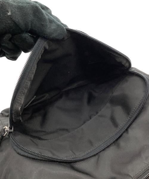 PRADA（プラダ）PRADA (プラダ) ナイロンショルダーバッグ ブラックの古着・服飾アイテム