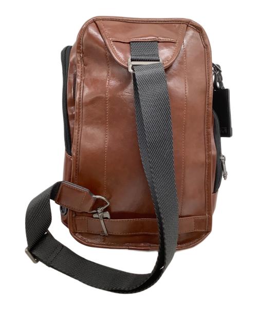 TUMI（トゥミ）TUMI (トゥミ) ボディバッグ Alpha Bravo Navy ブラウンの古着・服飾アイテム