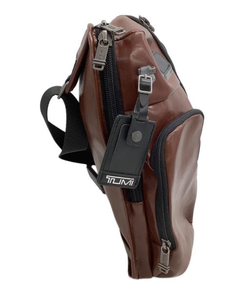 TUMI（トゥミ）TUMI (トゥミ) ボディバッグ Alpha Bravo Navy ブラウンの古着・服飾アイテム