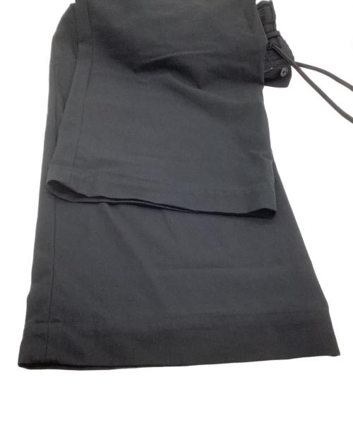 MARKAWARE（マーカウェア）MARKAWARE (マーカウェア) スラックス　TRIPLE PLEATED WIDE TROUSERS ブラック サイズ:1の古着・服飾アイテム