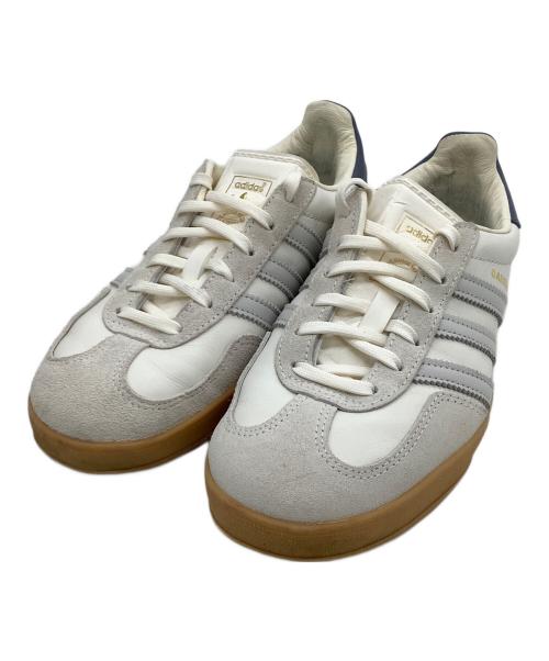 adidas（アディダス）adidas (アディダス) スニーカー ガゼル ホワイト×ネイビー サイズ:24の古着・服飾アイテム