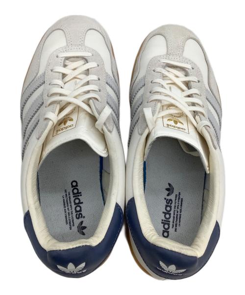 adidas（アディダス）adidas (アディダス) スニーカー ガゼル ホワイト×ネイビー サイズ:24の古着・服飾アイテム