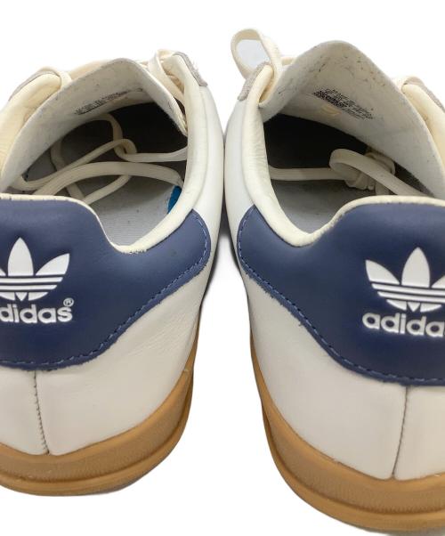 adidas（アディダス）adidas (アディダス) スニーカー ガゼル ホワイト×ネイビー サイズ:24の古着・服飾アイテム