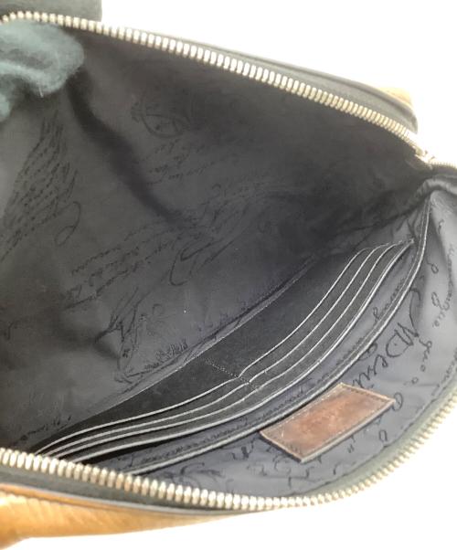 Berluti（ベルルッティ）Berluti (ベルルッティ) セカンドバッグ カリグラフィ ブラウンの古着・服飾アイテム