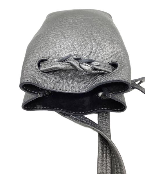 HIROFU（ヒロフ）HIROFU (ヒロフ) スマホショルダーバッグ シルバーの古着・服飾アイテム