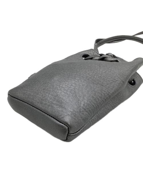 HIROFU（ヒロフ）HIROFU (ヒロフ) スマホショルダーバッグ シルバーの古着・服飾アイテム