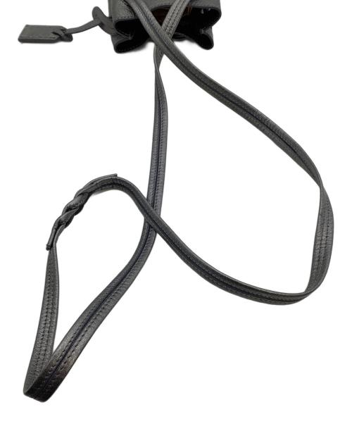 HIROFU（ヒロフ）HIROFU (ヒロフ) スマホショルダーバッグ シルバーの古着・服飾アイテム