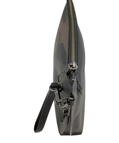 COACH（コーチ）COACH (コーチ) クラッチバッグ カモフラージュ柄 カーキの古着・服飾アイテム