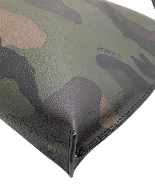 COACH（コーチ）COACH (コーチ) クラッチバッグ カモフラージュ柄 カーキの古着・服飾アイテム