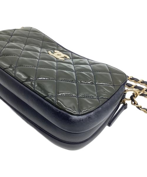 CHANEL（シャネル）CHANEL (シャネル) チェーンショルダーバッグ パテントレザー ネイビーの古着・服飾アイテム