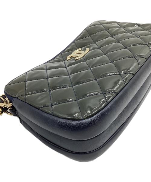CHANEL（シャネル）CHANEL (シャネル) チェーンショルダーバッグ パテントレザー ネイビーの古着・服飾アイテム