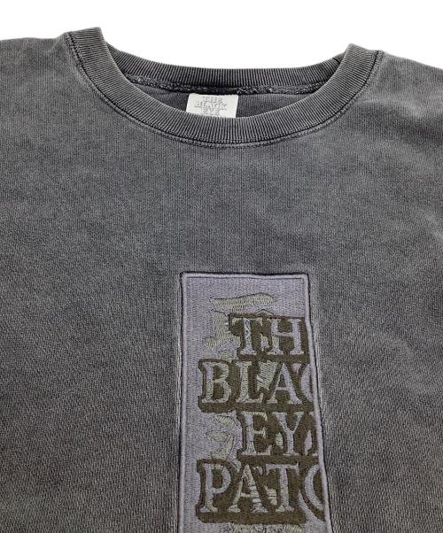 BlackEyePatch（ブラックアイパッチ）BlackEyePatch (ブラックアイパッチ) クルーネックスウェット　HANDLE WITH CARE PIGMENT DYED CREW SWEAT BLACK　 グレー サイズ:XLの古着・服飾アイテム