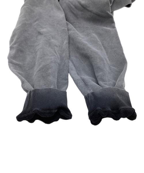 BlackEyePatch（ブラックアイパッチ）BlackEyePatch (ブラックアイパッチ) クルーネックスウェット　HANDLE WITH CARE PIGMENT DYED CREW SWEAT BLACK　 グレー サイズ:XLの古着・服飾アイテム