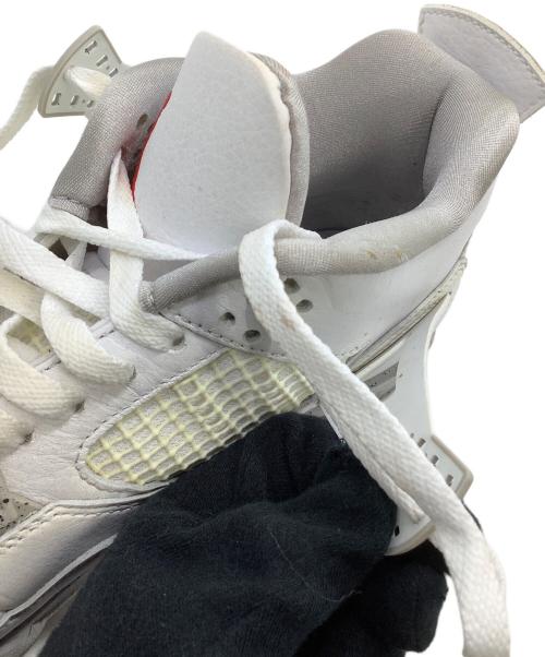 NIKE（ナイキ）NIKE (ナイキ) ミッドカットスニーカー　AIR JORDAN4 ホワイト×グレー サイズ:27.5の古着・服飾アイテム