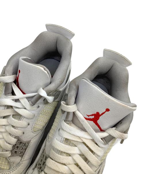 NIKE（ナイキ）NIKE (ナイキ) ミッドカットスニーカー　AIR JORDAN4 ホワイト×グレー サイズ:27.5の古着・服飾アイテム