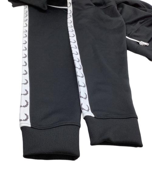 FRED PERRY（フレッドペリー）FRED PERRY (フレッドペリー) トラックジャケット　Taped Track Jacket ブラック サイズ:Lの古着・服飾アイテム