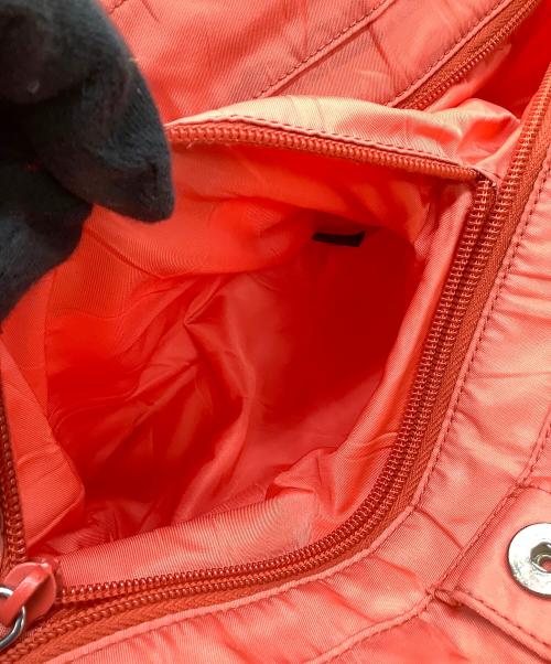 PRADA（プラダ）PRADA (プラダ) ナイロンショルダーバッグ 三角ロゴプレート オレンジの古着・服飾アイテム