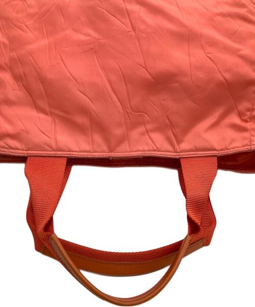 PRADA（プラダ）PRADA (プラダ) ナイロンショルダーバッグ 三角ロゴプレート オレンジの古着・服飾アイテム