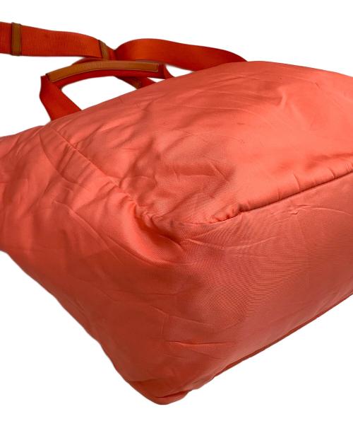 PRADA（プラダ）PRADA (プラダ) ナイロンショルダーバッグ 三角ロゴプレート オレンジの古着・服飾アイテム