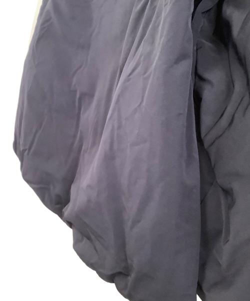 UNIQLO+J（ユニクロ プラスジェイ）UNIQLO+J (ユニクロ プラスジェイ) ハイブリッドダウンジャケット ネイビー サイズ:M 未使用品の古着・服飾アイテム