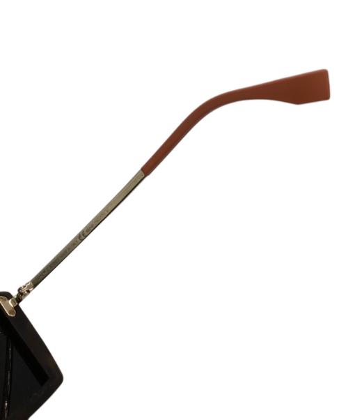 FENDI（フェンディ）FENDI (フェンディ) サングラス ファビュラス ブラック×ゴールドの古着・服飾アイテム