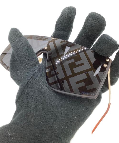 FENDI（フェンディ）FENDI (フェンディ) サングラス ファビュラス ブラック×ゴールドの古着・服飾アイテム