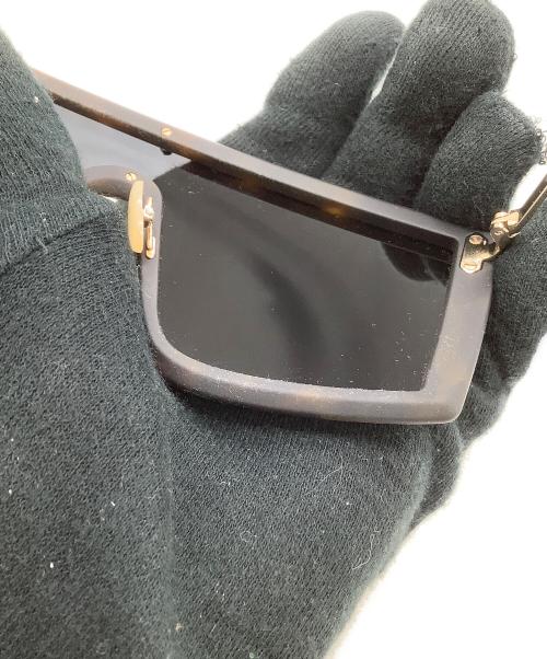 FENDI（フェンディ）FENDI (フェンディ) サングラス ファビュラス ブラック×ゴールドの古着・服飾アイテム