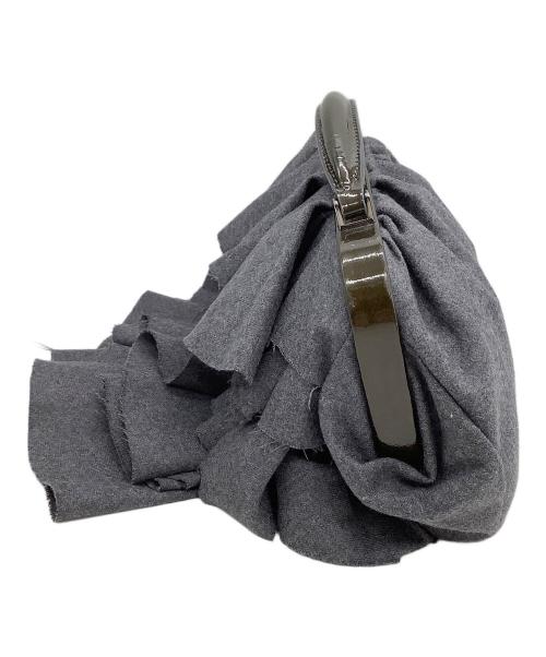 ANTEPRIMA（アンテプリマ）ANTEPRIMA (アンテプリマ) フリルクラッチバッグ グレーの古着・服飾アイテム