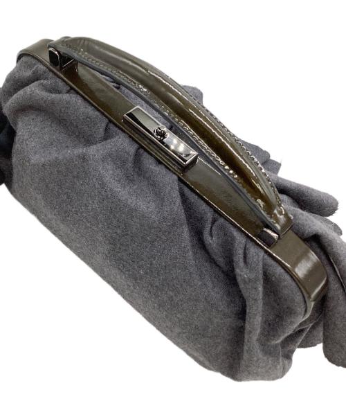 ANTEPRIMA（アンテプリマ）ANTEPRIMA (アンテプリマ) フリルクラッチバッグ グレーの古着・服飾アイテム