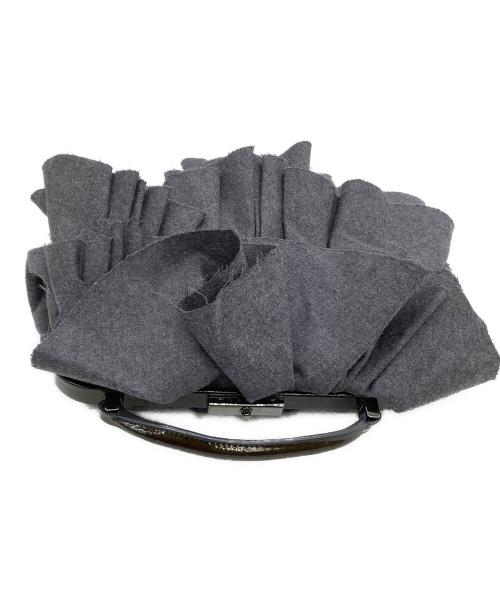 ANTEPRIMA（アンテプリマ）ANTEPRIMA (アンテプリマ) フリルクラッチバッグ グレーの古着・服飾アイテム