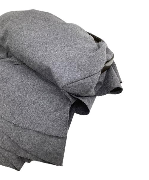 ANTEPRIMA（アンテプリマ）ANTEPRIMA (アンテプリマ) フリルクラッチバッグ グレーの古着・服飾アイテム