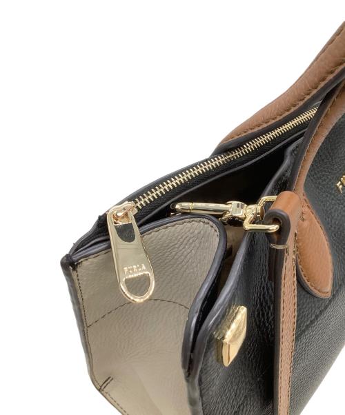 FURLA（フルラ）FURLA (フルラ) 2WAYバッグ ブラック×ホワイトの古着・服飾アイテム