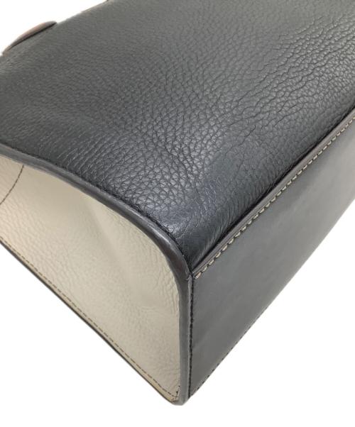 FURLA（フルラ）FURLA (フルラ) 2WAYバッグ ブラック×ホワイトの古着・服飾アイテム