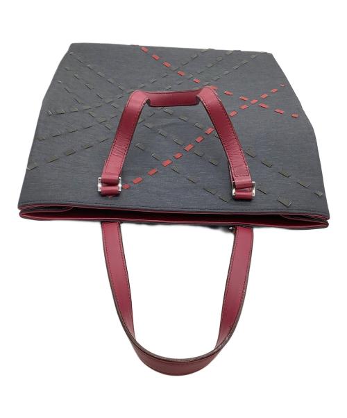 BURBERRY LONDON（バーバリーロンドン）BURBERRY LONDON (バーバリーロンドン) トートバッグ グレー×レッドの古着・服飾アイテム