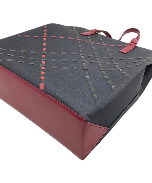 BURBERRY LONDON（バーバリーロンドン）BURBERRY LONDON (バーバリーロンドン) トートバッグ グレー×レッドの古着・服飾アイテム