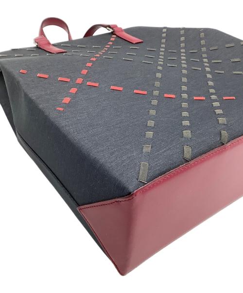 BURBERRY LONDON（バーバリーロンドン）BURBERRY LONDON (バーバリーロンドン) トートバッグ グレー×レッドの古着・服飾アイテム